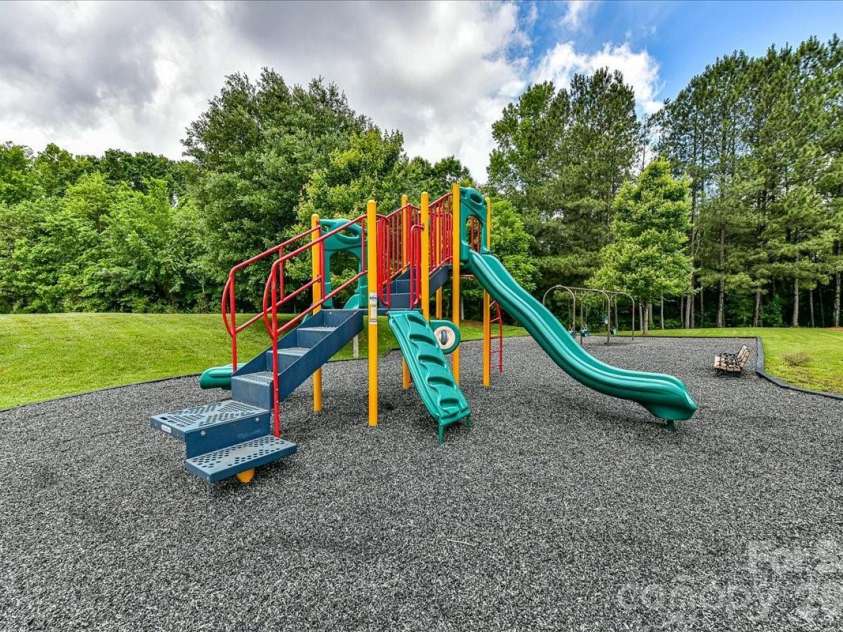13915 Holly Stream Drive, Huntersville, NC 28078.  MLS# CAR4358247, YatesRealty ID 15381. 