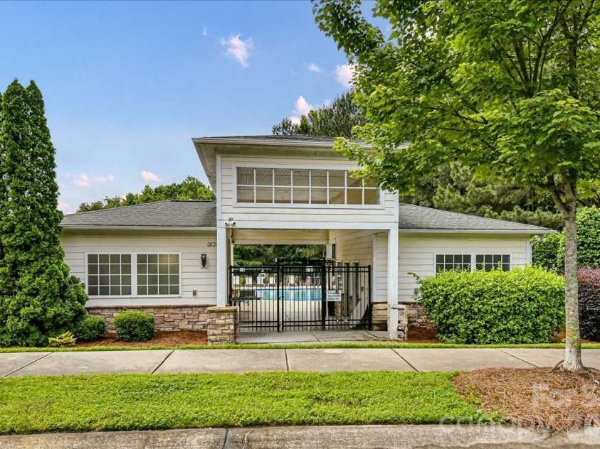13915 Holly Stream Drive, Huntersville, NC 28078.  MLS# CAR4358247, YatesRealty ID 15381. 