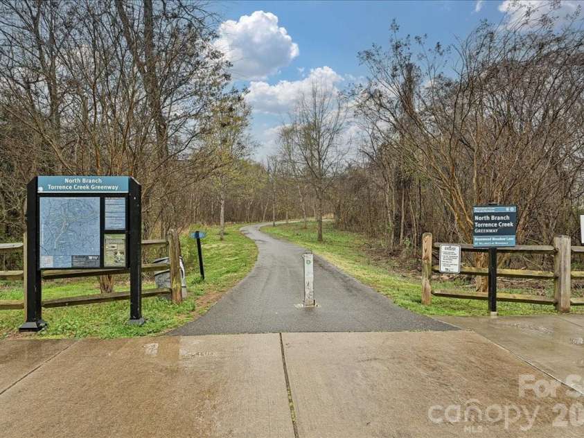 13915 Holly Stream Drive, Huntersville, NC 28078.  MLS# CAR4358247, YatesRealty ID 15381. 