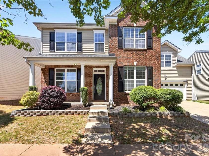 13915 Holly Stream Drive, Huntersville, NC 28078.  MLS# CAR4358247, YatesRealty ID 15381. 