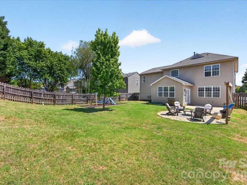 13915 Holly Stream Drive, Huntersville, NC 28078.  MLS# CAR4358247, YatesRealty ID 15381. 