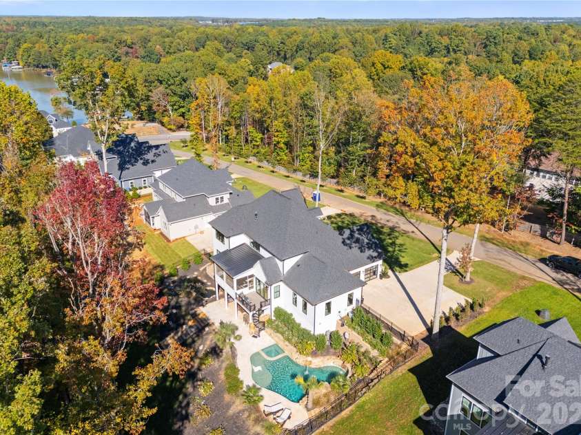 124 Direct Drive, Mooresville, NC 28117.  MLS# CAR4359656, YatesRealty ID 15382. 