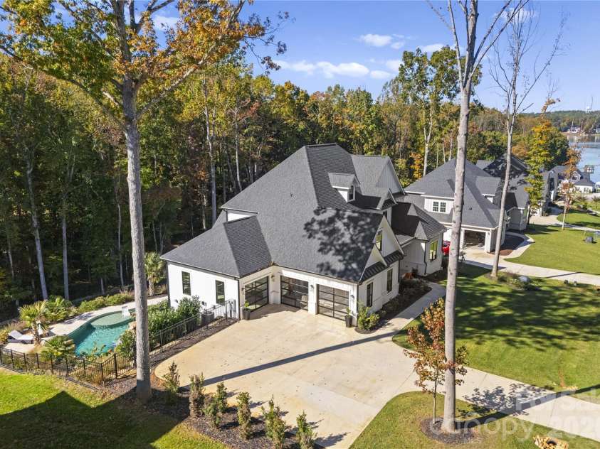 124 Direct Drive, Mooresville, NC 28117.  MLS# CAR4359656, YatesRealty ID 15382. Welcome Home