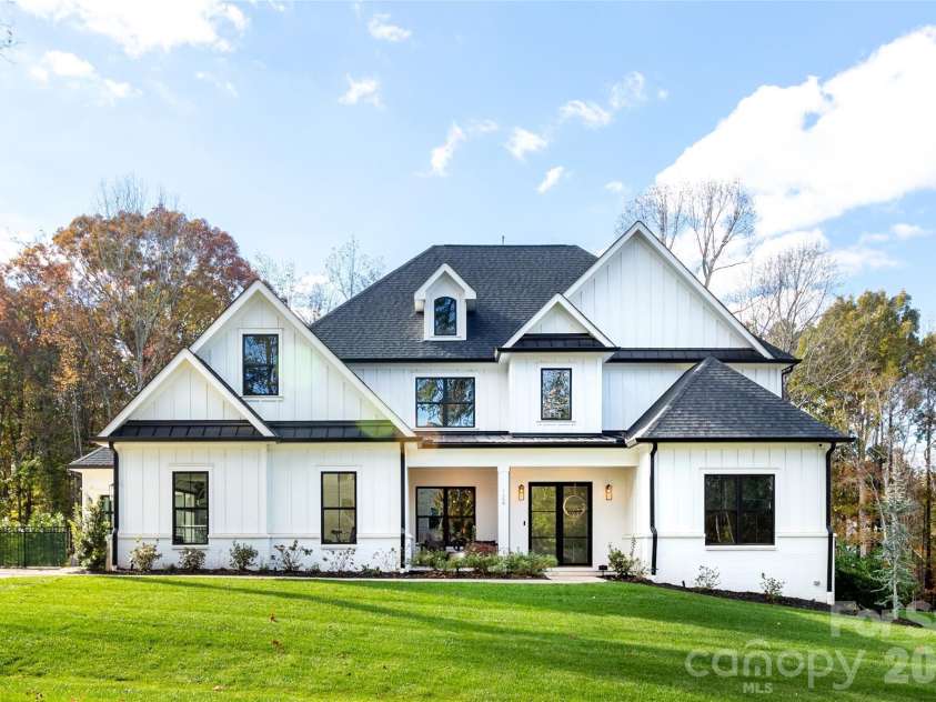 124 Direct Drive, Mooresville, NC 28117.  MLS# CAR4359656, YatesRealty ID 15382. Welcome Home
