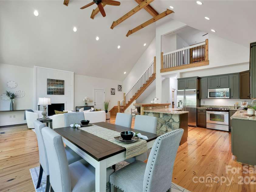 224 Corsica Lane, Saluda, NC 28773.  MLS# CAR4294125, YatesRealty ID 15383. 