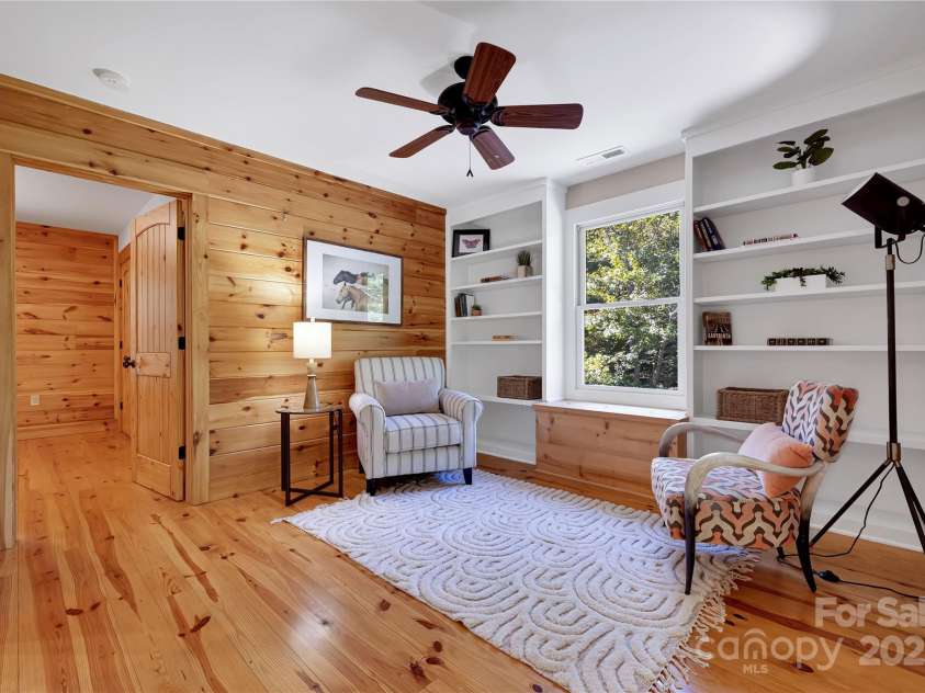 224 Corsica Lane, Saluda, NC 28773.  MLS# CAR4294125, YatesRealty ID 15383. What a cozy room!