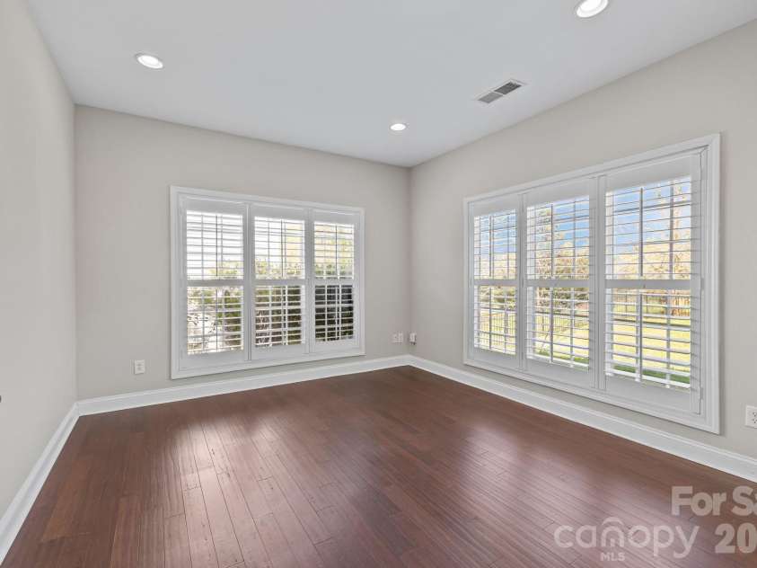 6226 Hermsley Road, Charlotte, NC 28278.  MLS# CAR4347023, YatesRealty ID 15383. 