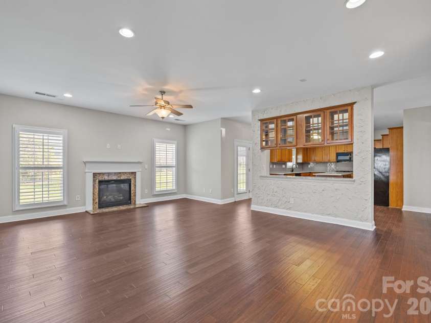 6226 Hermsley Road, Charlotte, NC 28278.  MLS# CAR4347023, YatesRealty ID 15383. 