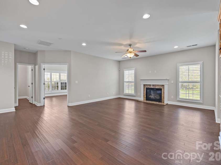 6226 Hermsley Road, Charlotte, NC 28278.  MLS# CAR4347023, YatesRealty ID 15383. 