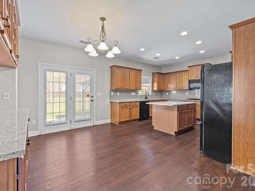 6226 Hermsley Road, Charlotte, NC 28278.  MLS# CAR4347023, YatesRealty ID 15383. 
