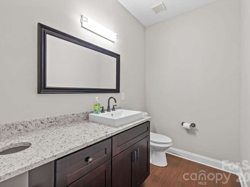 6226 Hermsley Road, Charlotte, NC 28278.  MLS# CAR4347023, YatesRealty ID 15383. 