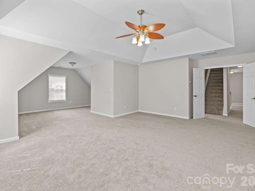 6226 Hermsley Road, Charlotte, NC 28278.  MLS# CAR4347023, YatesRealty ID 15383. 