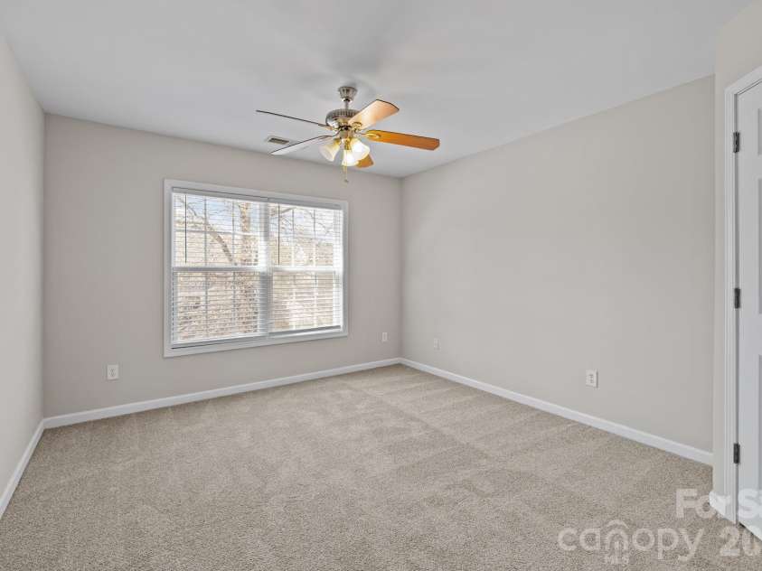 6226 Hermsley Road, Charlotte, NC 28278.  MLS# CAR4347023, YatesRealty ID 15383. 
