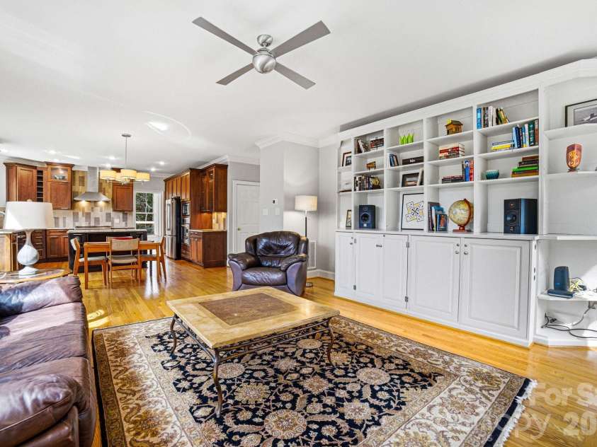 20011 Chapel Point Lane, Cornelius, NC 28031.  MLS# CAR4359477, YatesRealty ID 15384. 
