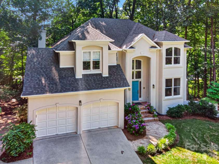 20011 Chapel Point Lane, Cornelius, NC 28031.  MLS# CAR4359477, YatesRealty ID 15384. 