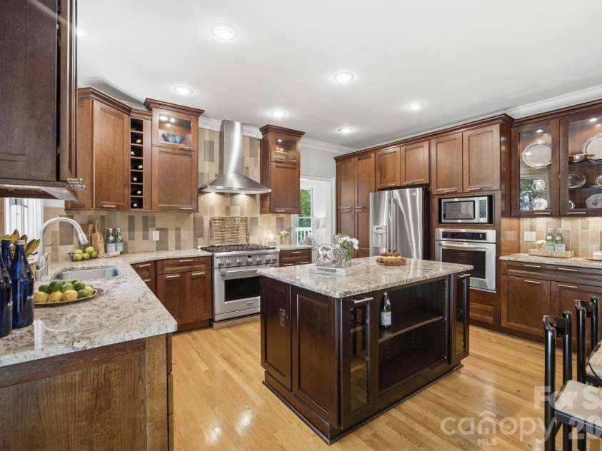 20011 Chapel Point Lane, Cornelius, NC 28031.  MLS# CAR4400824, YatesRealty ID 15384. 