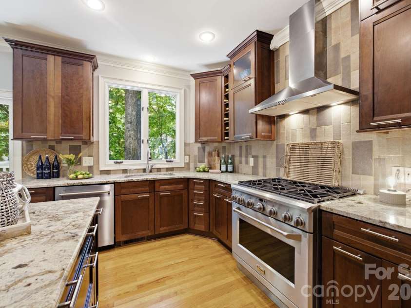 20011 Chapel Point Lane, Cornelius, NC 28031.  MLS# CAR4400824, YatesRealty ID 15384. 