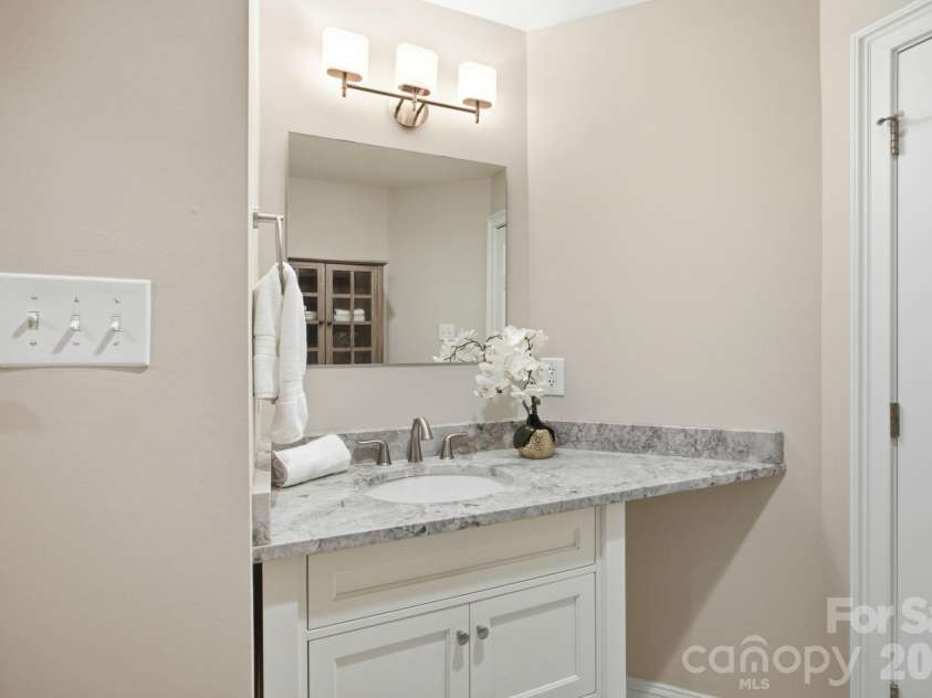20011 Chapel Point Lane, Cornelius, NC 28031.  MLS# CAR4400824, YatesRealty ID 15384. 