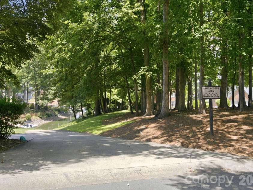 20011 Chapel Point Lane, Cornelius, NC 28031.  MLS# CAR4400824, YatesRealty ID 15384. 