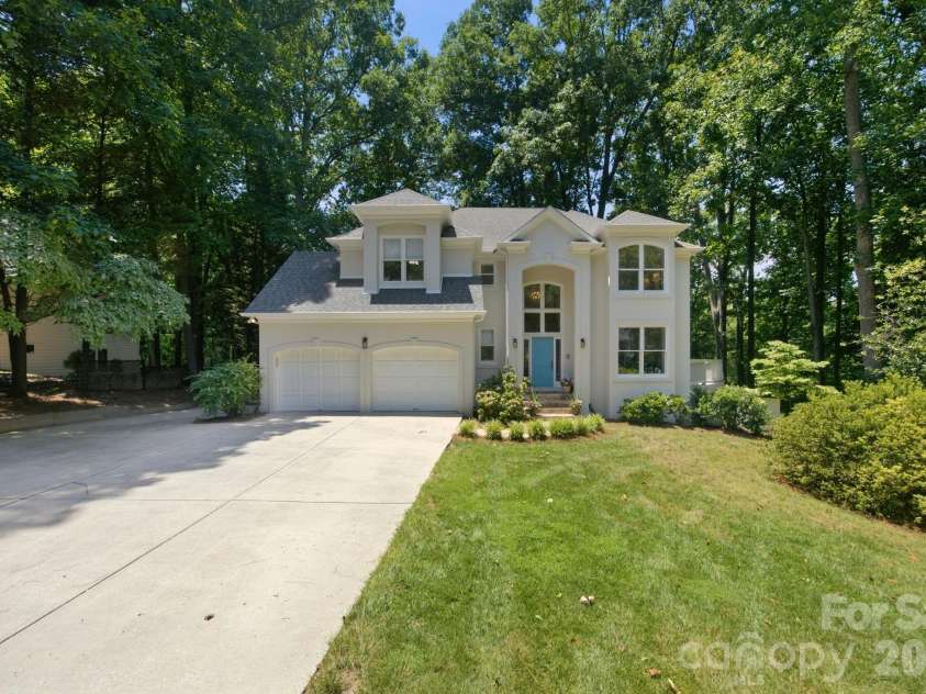 20011 Chapel Point Lane, Cornelius, NC 28031.  MLS# CAR4400824, YatesRealty ID 15384. 