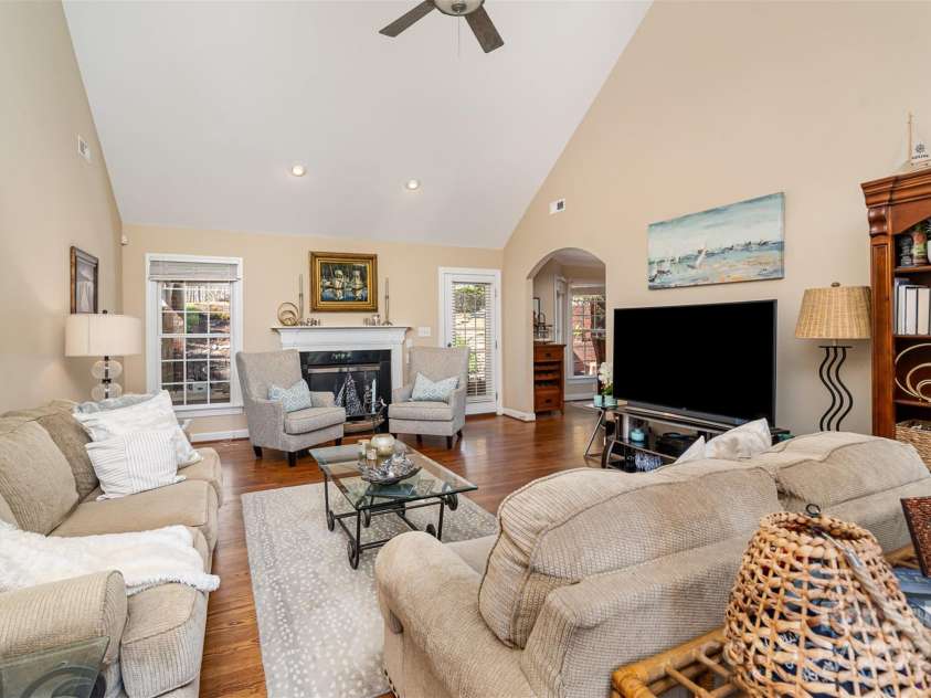 5400 Old Town Lane, Gastonia, NC 28056.  MLS# CAR4239615, YatesRealty ID 15384. Living Room