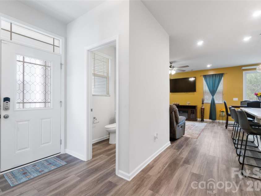 8032 Overmeadow Lane, Charlotte, NC 28269.  MLS# CAR4360268, YatesRealty ID 15386. 