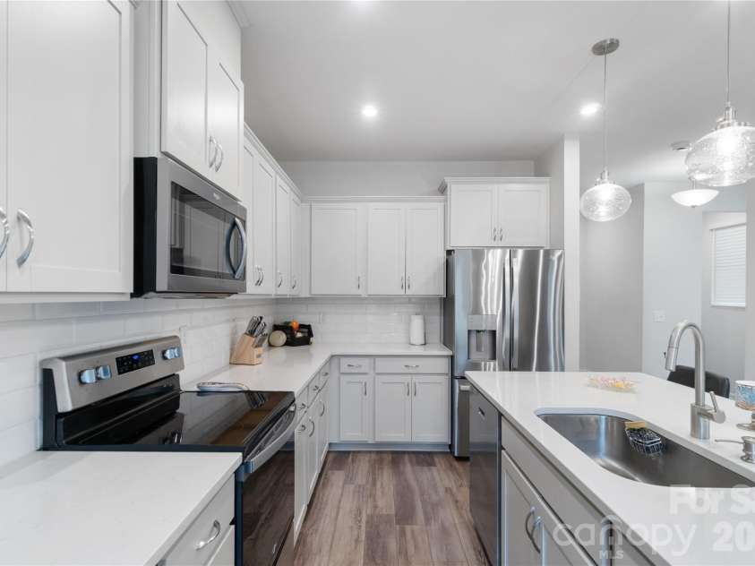 8032 Overmeadow Lane, Charlotte, NC 28269.  MLS# CAR4360268, YatesRealty ID 15386. 