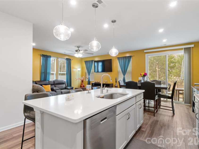 8032 Overmeadow Lane, Charlotte, NC 28269.  MLS# CAR4360268, YatesRealty ID 15386. 