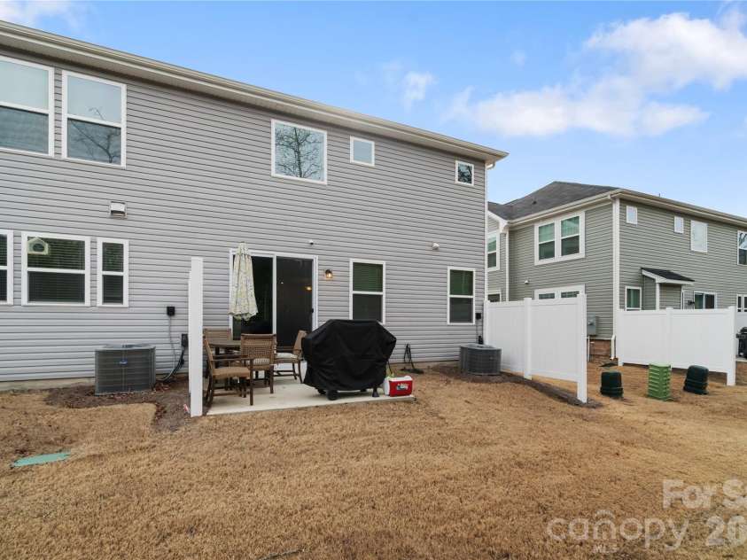 8032 Overmeadow Lane, Charlotte, NC 28269.  MLS# CAR4360268, YatesRealty ID 15386. 