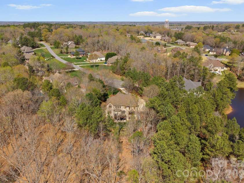 4068 Flagstone Drive, Lancaster, SC 29720.  MLS# CAR4347552, YatesRealty ID 15387. 