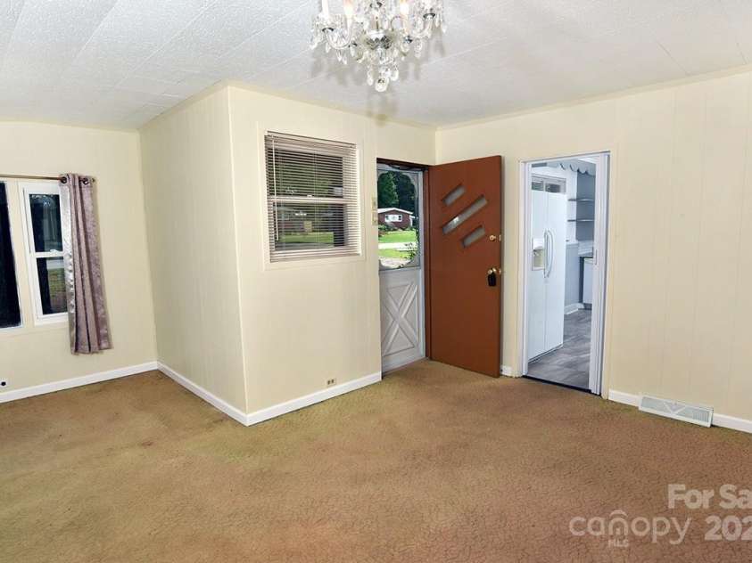 709 Sunset Drive, Salisbury, NC 28147.  MLS# CAR4258439, YatesRealty ID 15387. 