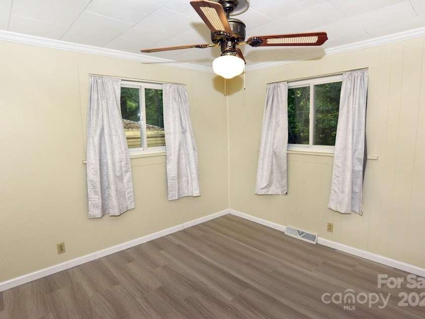 709 Sunset Drive, Salisbury, NC 28147.  MLS# CAR4258439, YatesRealty ID 15387. 