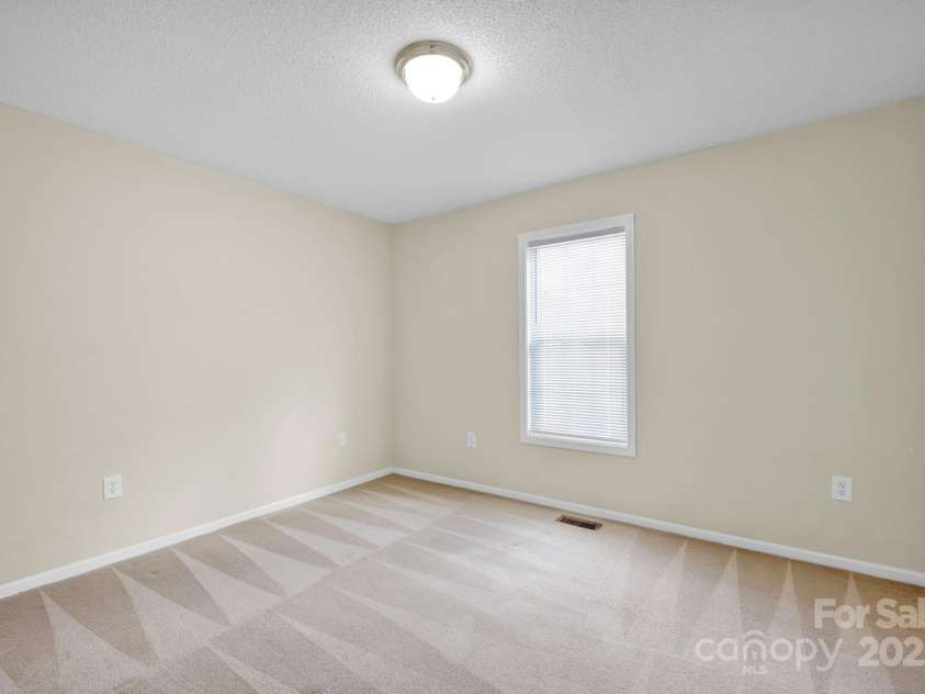 5678 Cedar Run Drive, Denver, NC 28037.  MLS# CAR4257568, YatesRealty ID 15388. 