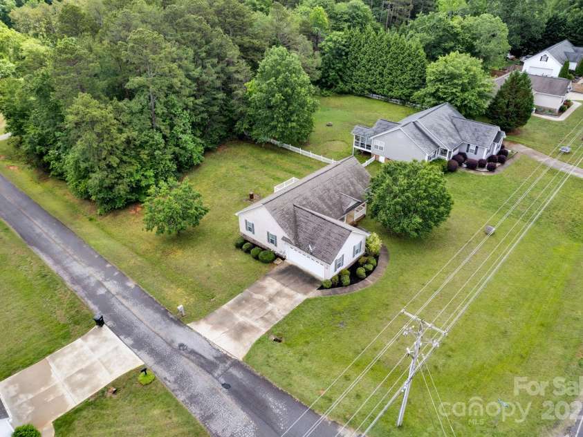 5678 Cedar Run Drive, Denver, NC 28037.  MLS# CAR4257568, YatesRealty ID 15388. 
