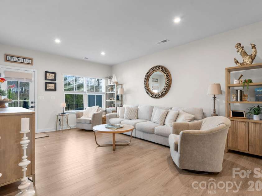 910 Prince Garrett Way, Denver, NC 28037.  MLS# CAR4362481, YatesRealty ID 15388. 