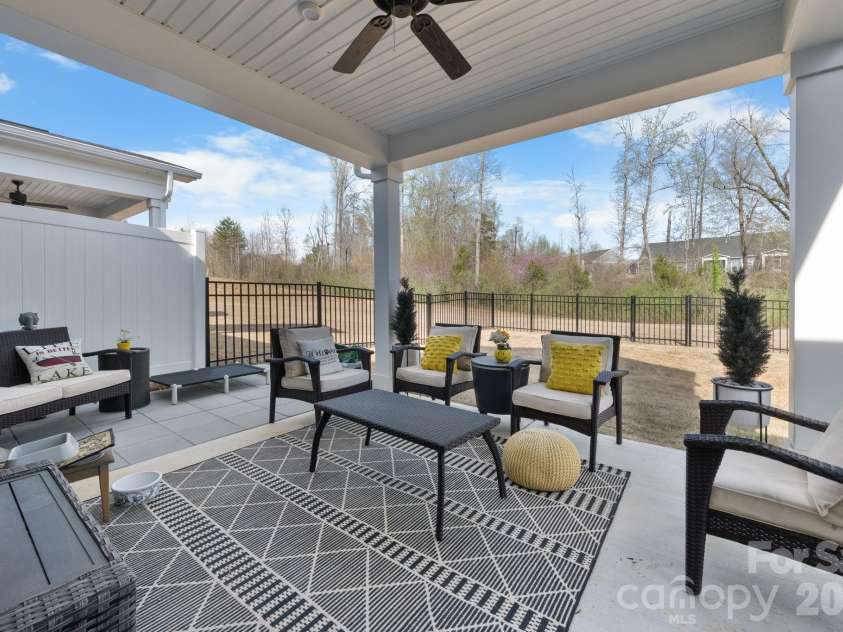 910 Prince Garrett Way, Denver, NC 28037.  MLS# CAR4362481, YatesRealty ID 15388. 
