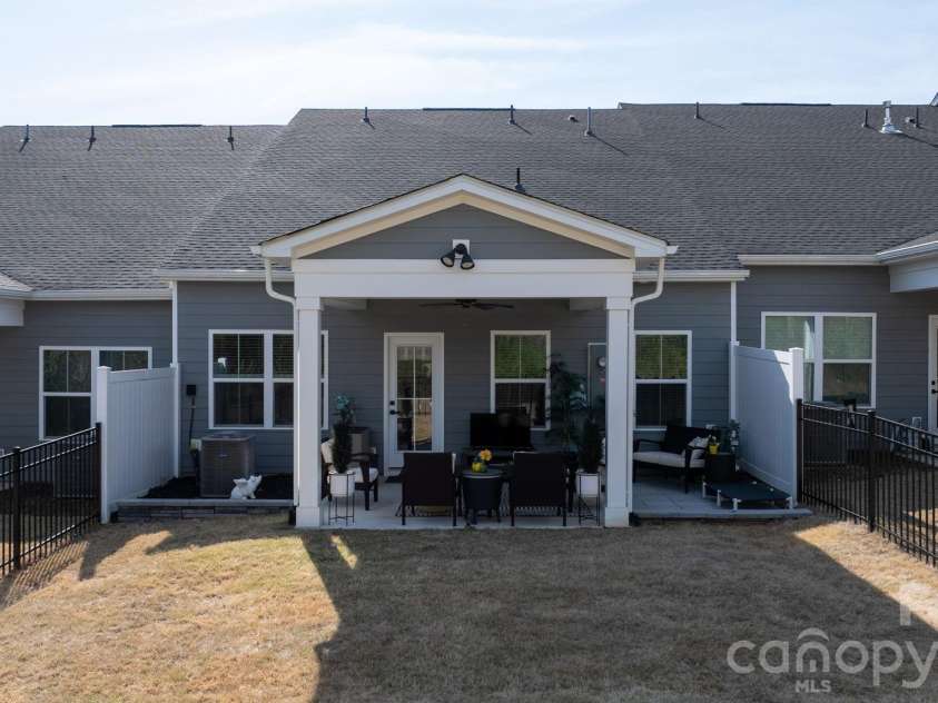 910 Prince Garrett Way, Denver, NC 28037.  MLS# CAR4362481, YatesRealty ID 15388. 