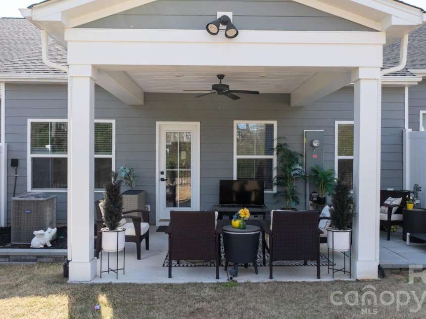910 Prince Garrett Way, Denver, NC 28037.  MLS# CAR4362481, YatesRealty ID 15388. 