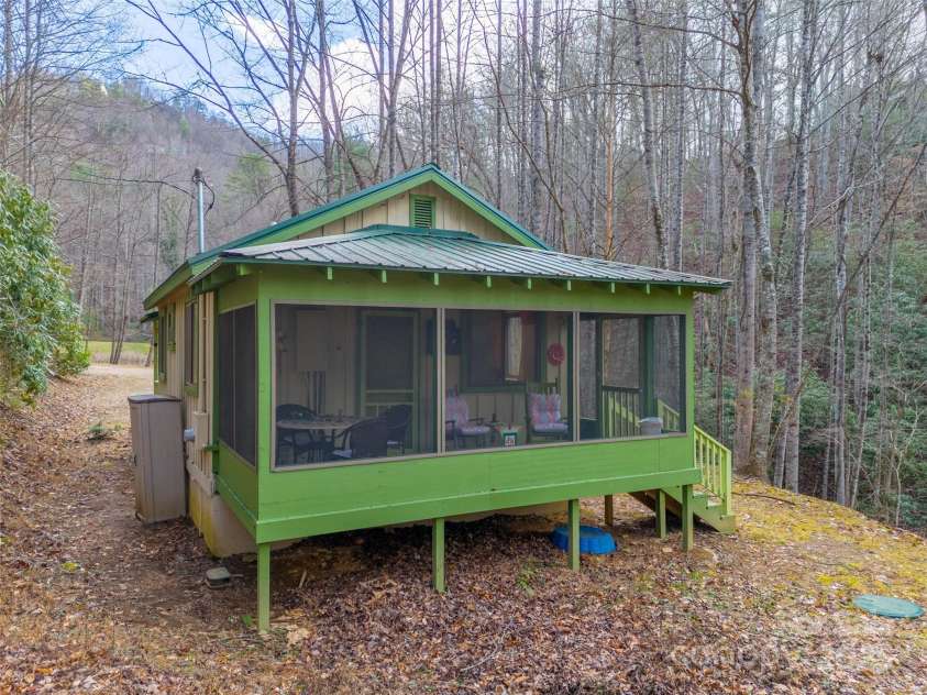 180 Valley Lane, Bryson City, NC 28713.  MLS# CAR4203621, YatesRealty ID 1539. 