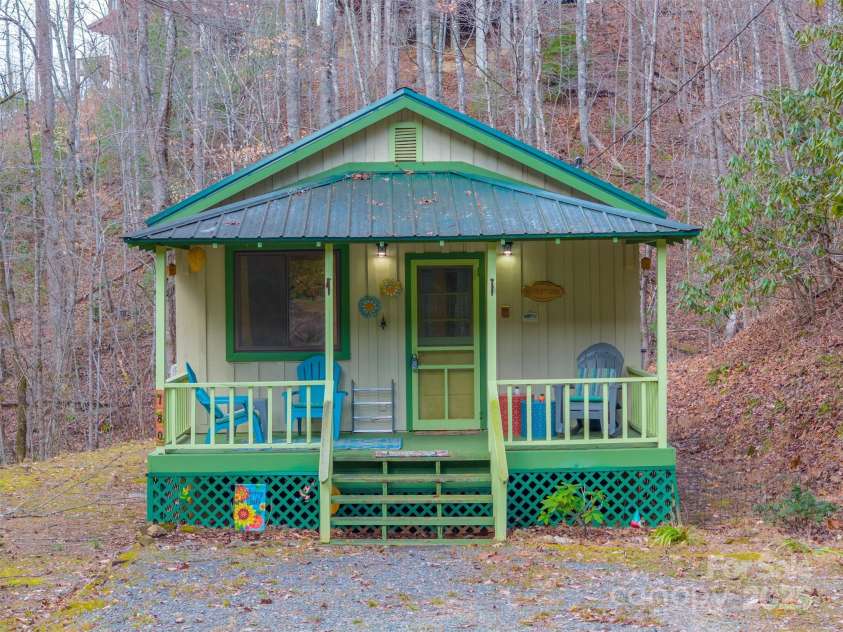 180 Valley Lane, Bryson City, NC 28713.  MLS# CAR4203621, YatesRealty ID 1539. 