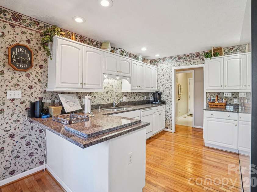 4634 Harbor View Terrace, Morganton, NC 28655.  MLS# CAR4407190, YatesRealty ID 1539. 