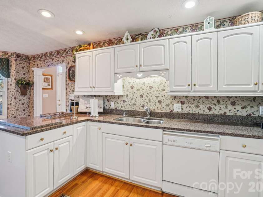 4634 Harbor View Terrace, Morganton, NC 28655.  MLS# CAR4407190, YatesRealty ID 1539. 