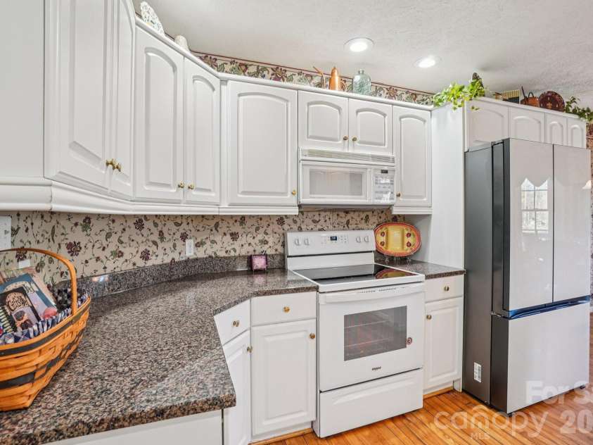 4634 Harbor View Terrace, Morganton, NC 28655.  MLS# CAR4407190, YatesRealty ID 1539. 