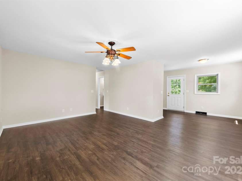 806 Boyce Street, Kings Mountain, NC 28086.  MLS# CAR4284469, YatesRealty ID 1539. 