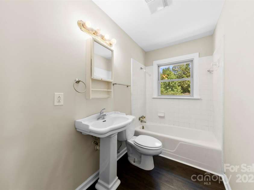 806 Boyce Street, Kings Mountain, NC 28086.  MLS# CAR4284469, YatesRealty ID 1539. 