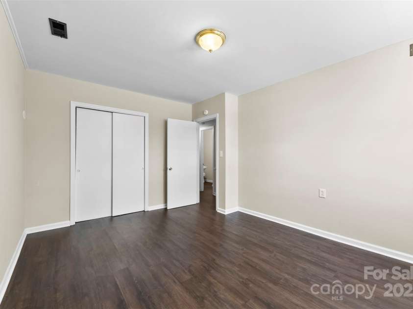 806 Boyce Street, Kings Mountain, NC 28086.  MLS# CAR4284469, YatesRealty ID 1539. 