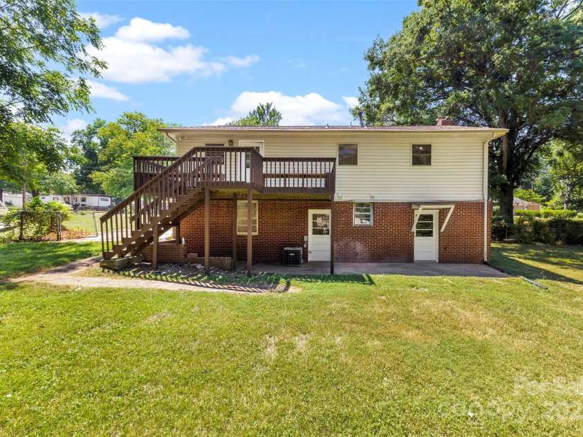 806 Boyce Street, Kings Mountain, NC 28086.  MLS# CAR4284469, YatesRealty ID 1539. 