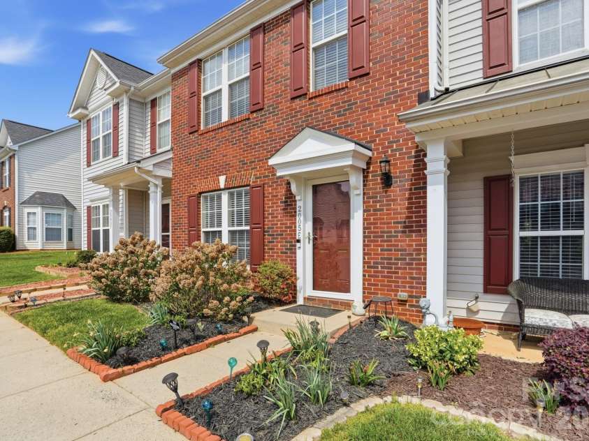 2005 Cramerton Village Drive, Cramerton, NC 28032.  MLS# CAR4364930, YatesRealty ID 15390. 