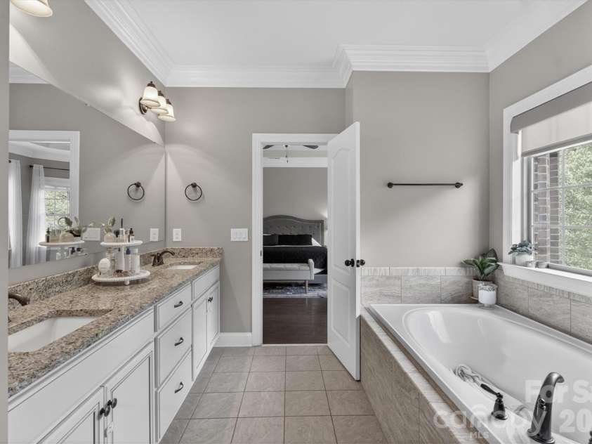 2800 Bevis Lane, Waxhaw, NC 28173.  MLS# CAR4366294, YatesRealty ID 15391. 