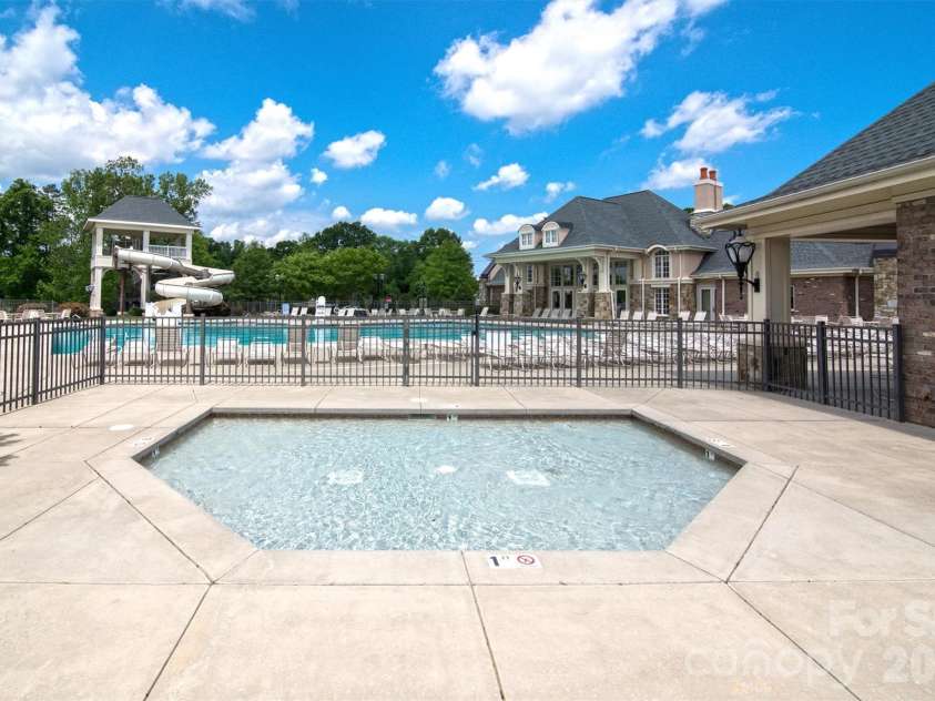 2800 Bevis Lane, Waxhaw, NC 28173.  MLS# CAR4366294, YatesRealty ID 15391. Baby pool